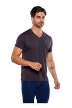 Cargar imagen en el visor de la galería, Playera Alfani Urban Cuello V, 0127