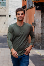 Cargar imagen en el visor de la galería, Pack 3 Playeras Premium Cuello Henley Estilo Waffle, 123-CA-3