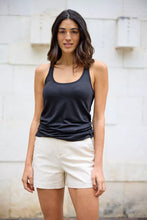 Cargar imagen en el visor de la galería, Pack 3 Camiseta Lisas Sin Mangas DA9071-3