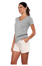 Cargar imagen en el visor de la galería, Playera Cuello V Algodon Premium, DA9050