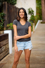 Cargar imagen en el visor de la galería, Playera Cuello V Algodon Premium, DA9050