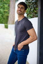 Cargar imagen en el visor de la galería, Playera Alfani Urban Cuello Aletilla, 0129