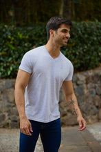 Cargar imagen en el visor de la galería, Playera Alfani Urban Cuello V, 0127