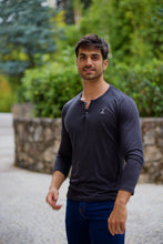Cargar imagen en el visor de la galería, Playera Manga Larga Deportiva Cuello Aletilla, 0124